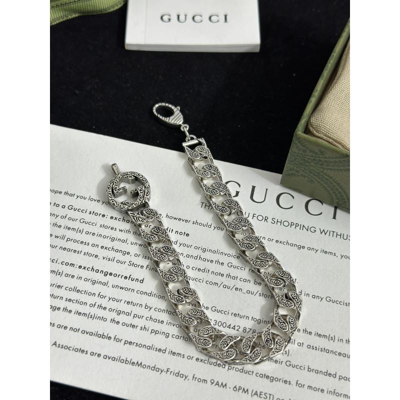 G*u*i bracelets